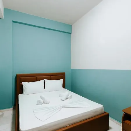 Lunxheria Hotel *