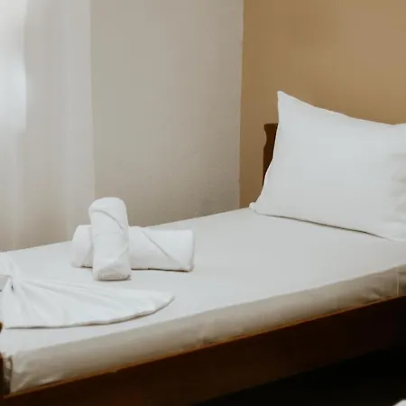 Lunxheria Hotel *